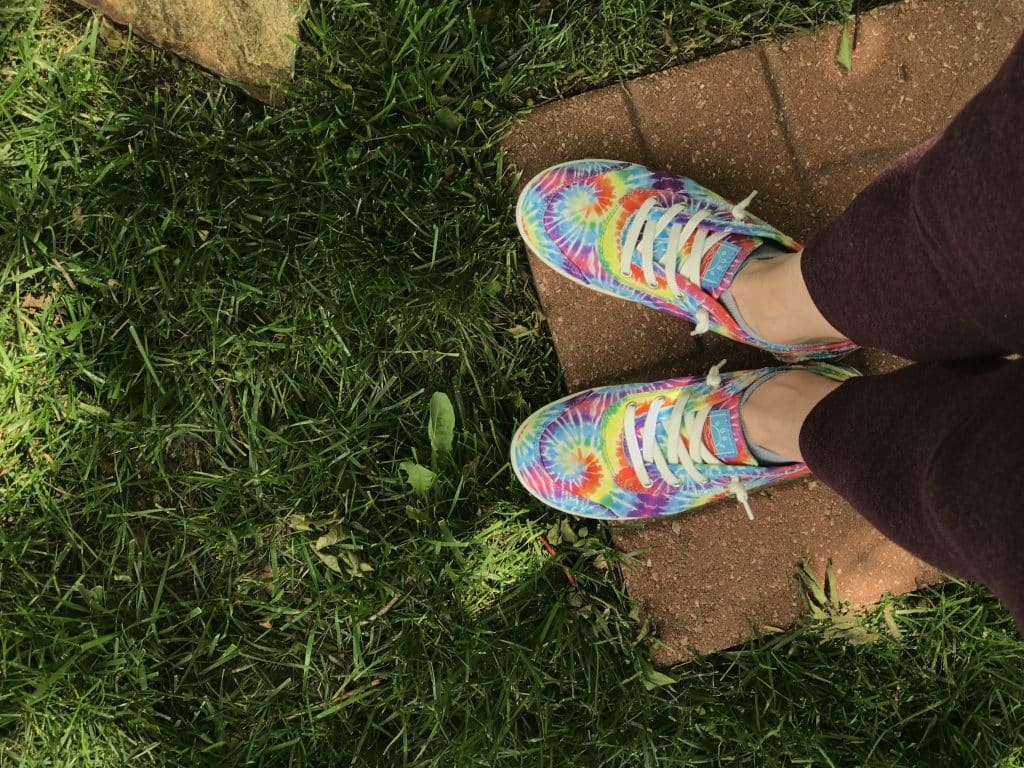 tie die shoes